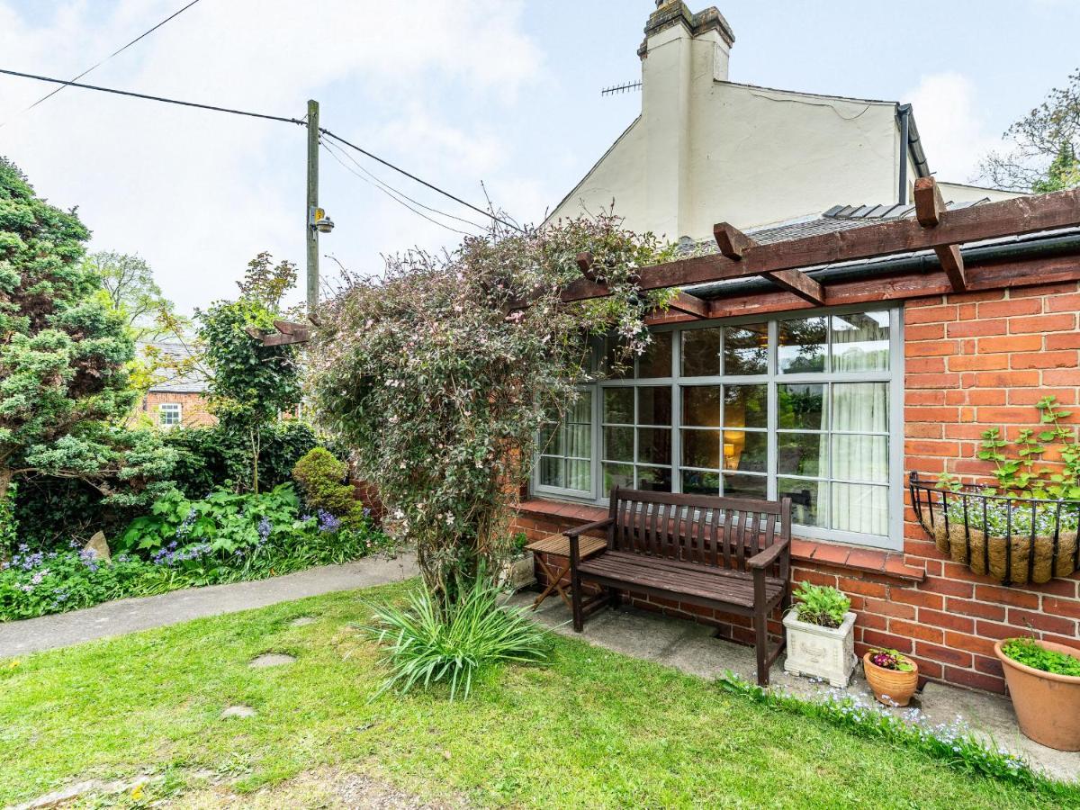 Villa Wychwood Whitby Esterno foto