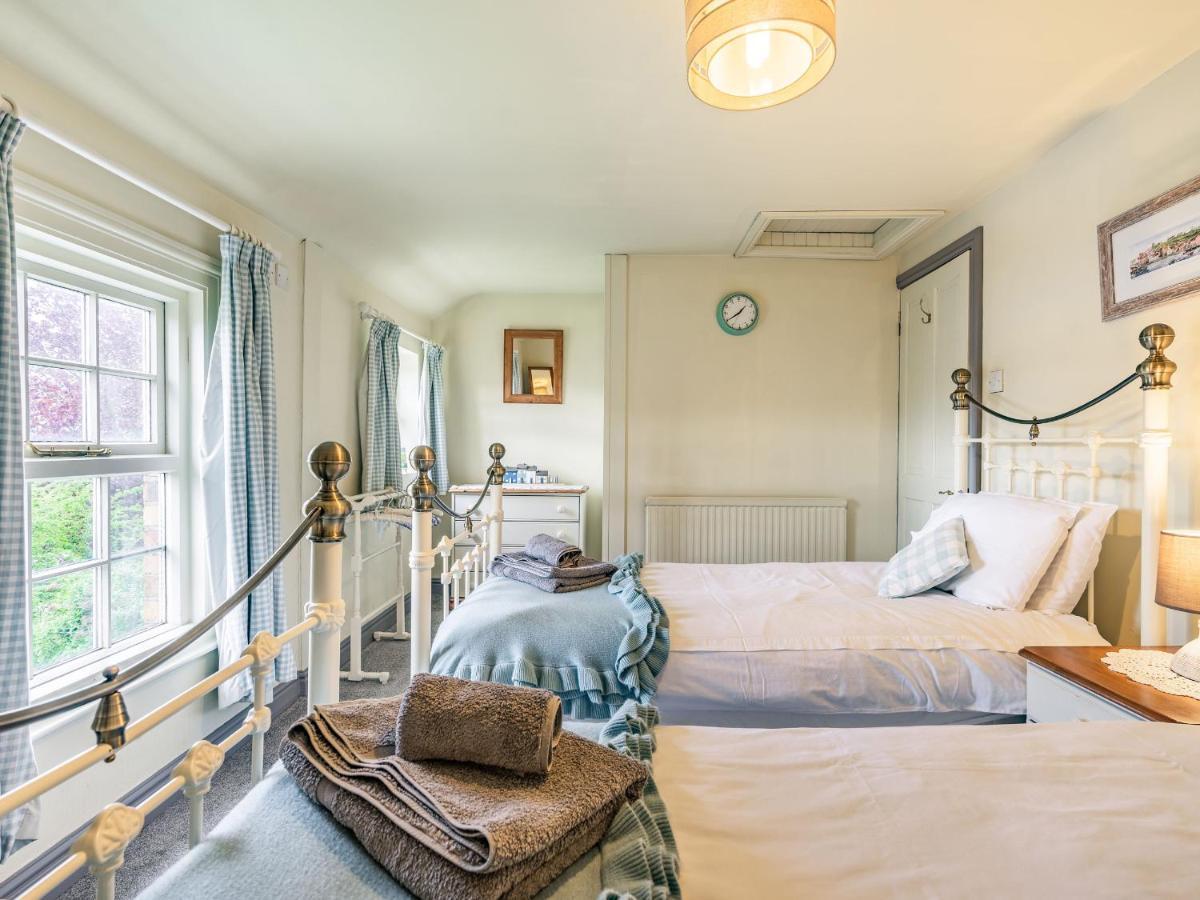 Villa Wychwood Whitby Esterno foto