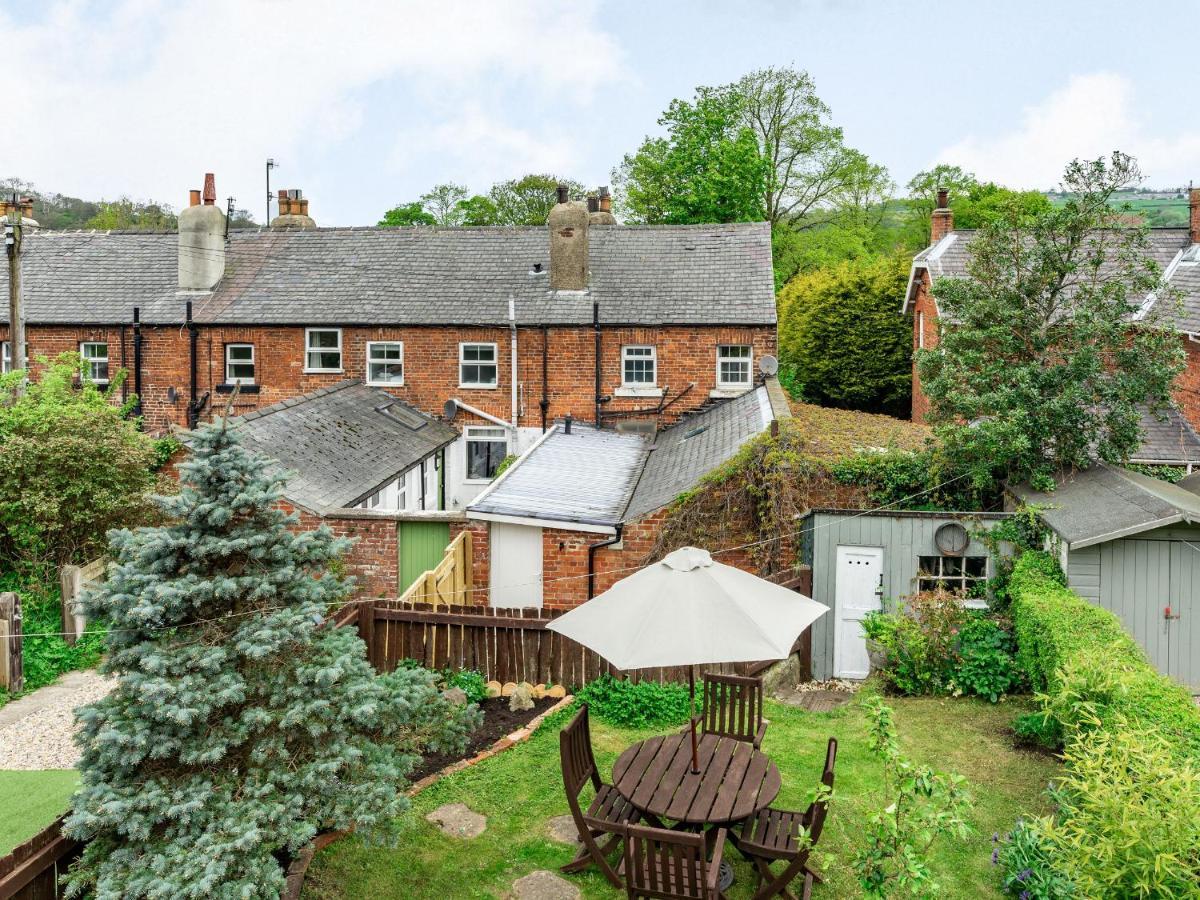 Villa Wychwood Whitby Esterno foto